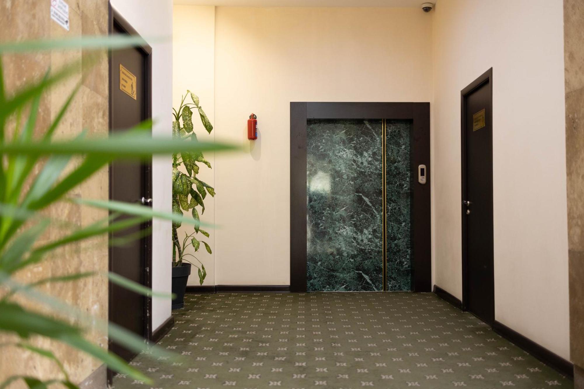 Richmind Hotel Vagharshapat Екстер'єр фото