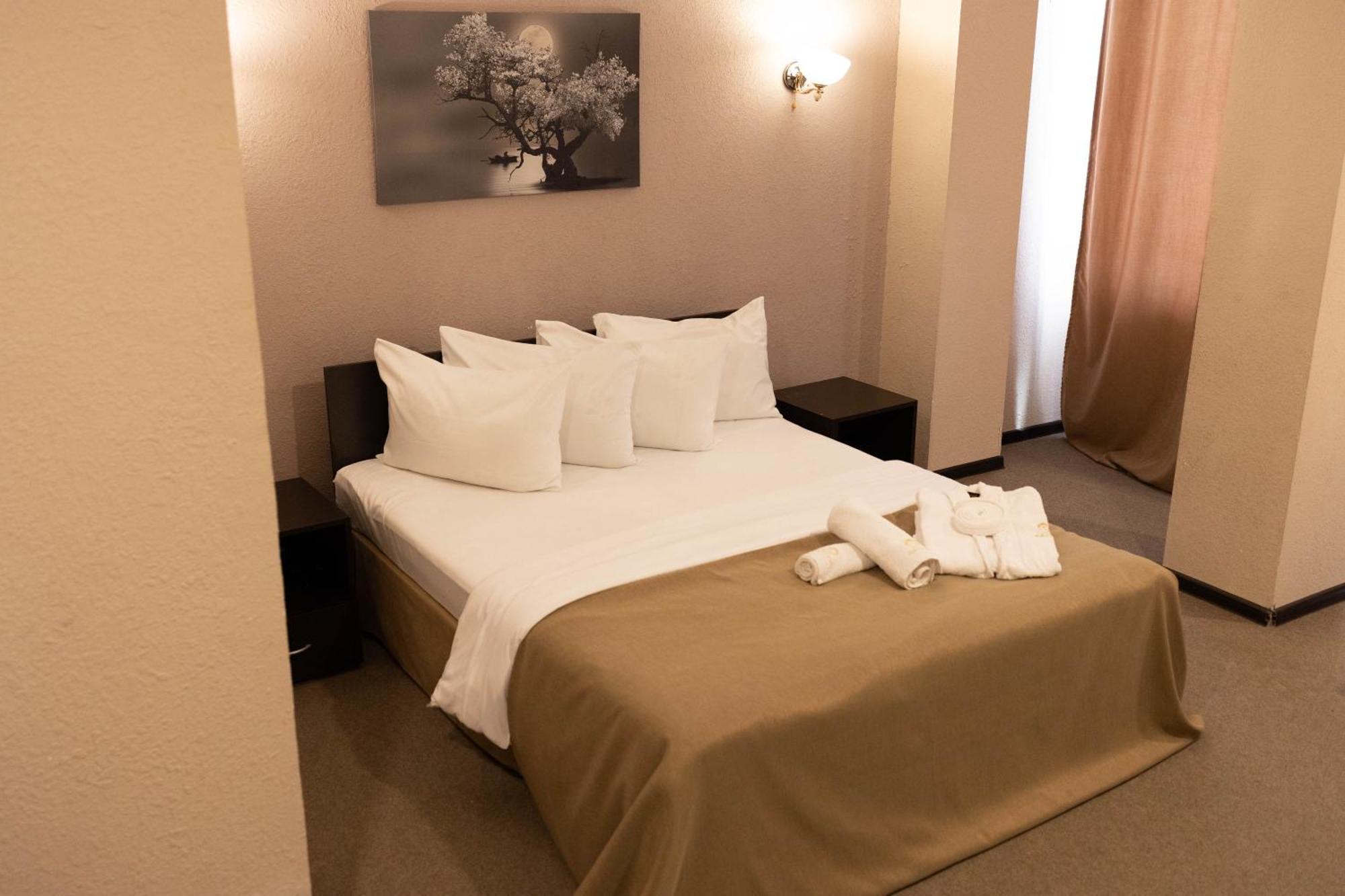 Richmind Hotel Vagharshapat Екстер'єр фото