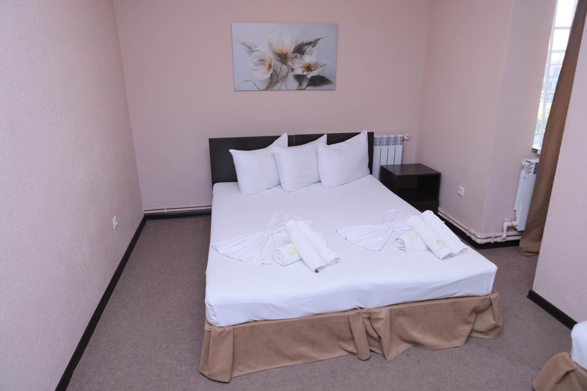 Richmind Hotel Vagharshapat Екстер'єр фото