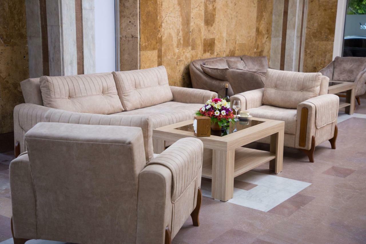 Richmind Hotel Vagharshapat Екстер'єр фото