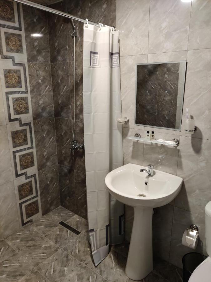 Richmind Hotel Vagharshapat Екстер'єр фото