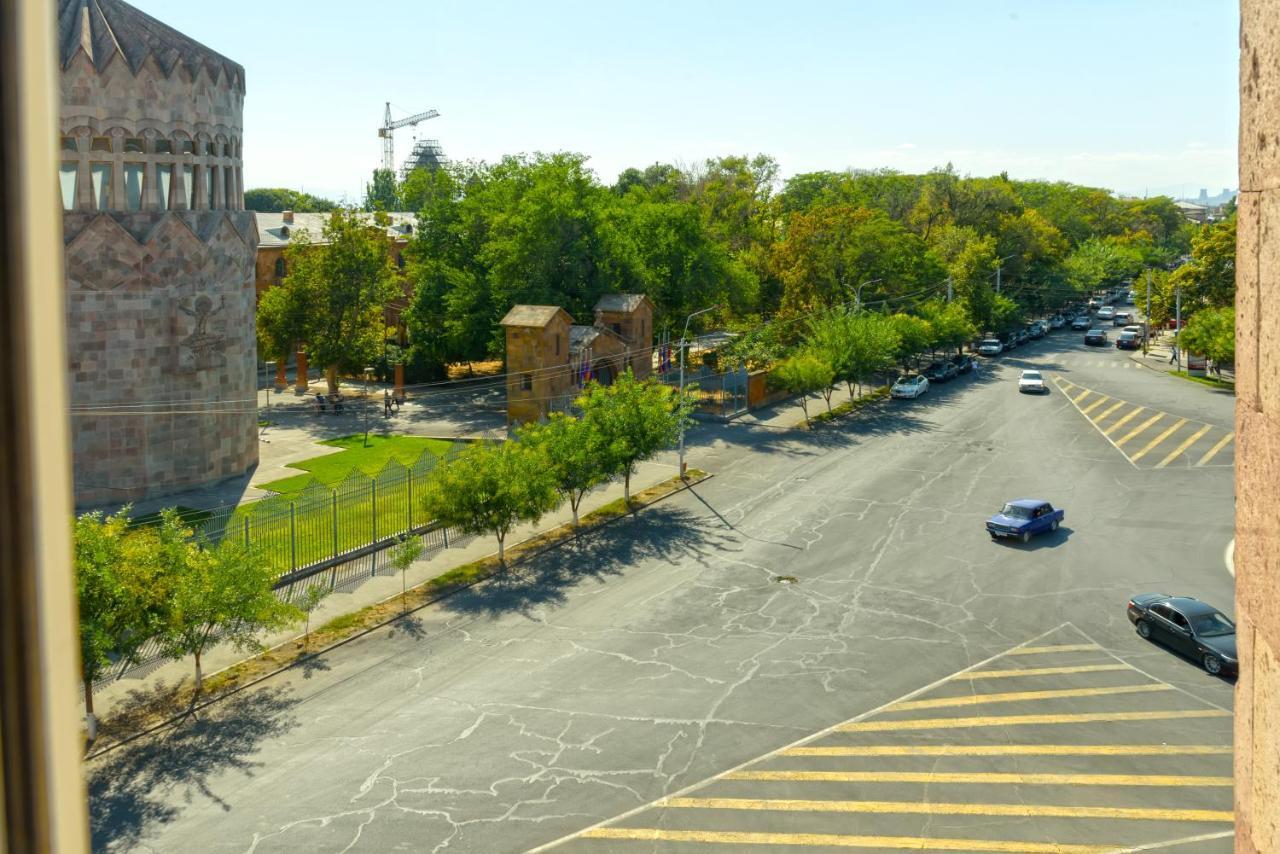 Richmind Hotel Vagharshapat Екстер'єр фото